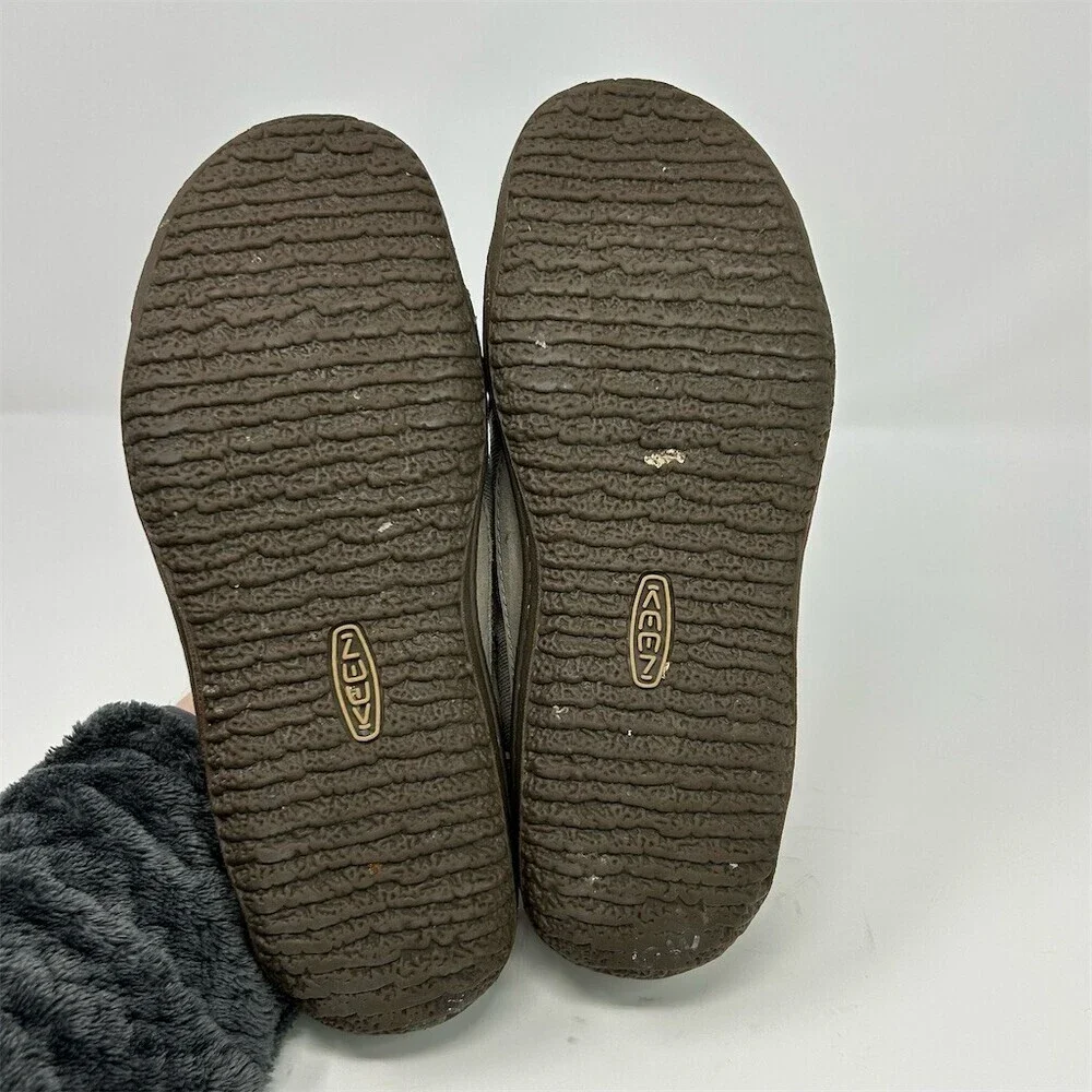 Keen women slip